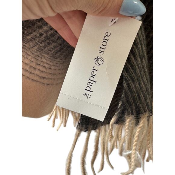 The Paper Store Gray & Cream Blanket Scarf - Tassels  - 25"x 80" New - Picture 5 of 6